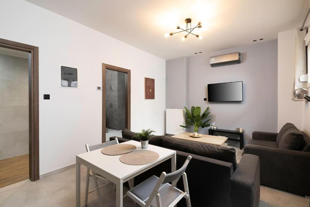 Modern & Comfy Apartment Салоники Экстерьер фото